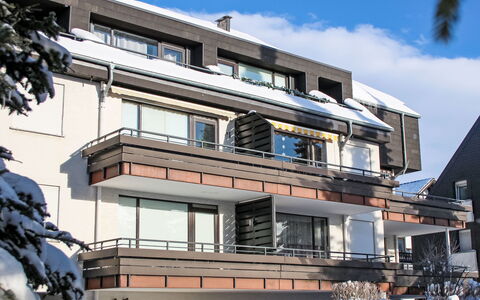 Fernblick: Bygning, Sne, Arkitektur, Hjem, Lejlighed, Boligområde, Facade, Vinter, Urban Design, Fryser