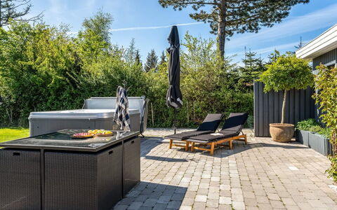 Timao - 750M from the Sea: Træ, Hjem, Veranda, Dæk, Hårdttræ, Tag, Bejdse, Trægulve, Eco Hotel
