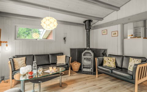 Amaya - 1Km from the Sea: Møbel, Indretning, Gulvbelægning, Etage, Loft, Værelse, Stol, Bord, Lejlighed, Køkken & Spisebord