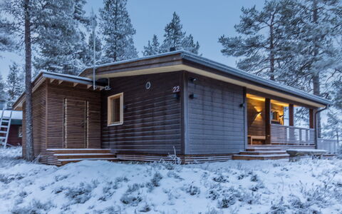 Kelokaltiokylän Maja 22: Træ, Bank, Hus, Sommerhus, Sø, Dam, Skov, Bjælkehytte