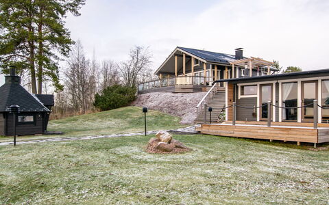 Aurinkopaikka: Træ, Hjem, Hus, Arkitektur, Sommerhus, Tag, Land Lot, Landdistrikt, Veranda, Sidespor