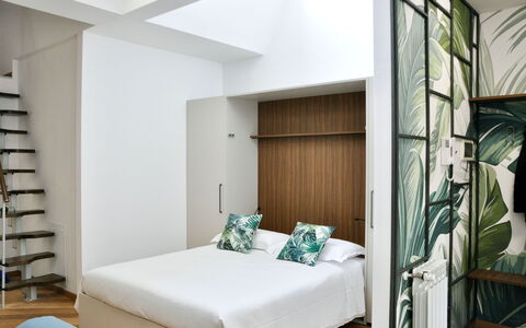 Suite Trastevere: Møbel, Indretning, Soveværelse, Etage, Gulvbelægning, Træ, Seng, Sengetøj, Textile, Sengetøj