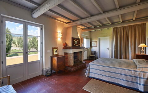 Poggio Cavallino Private Pool, Wifi, Maremma: Møbel, Væg, Hjem, Gulvbelægning, Værelse, Stol, Lejlighed, Soveværelse, Seng, Lampe