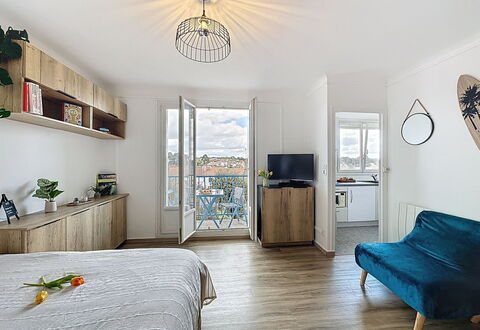 La Bernerie-En Retz 250: Møbel, Udendørs Møbler, Udendørs Bord, Stol, Bord, Have, Backyard, Skygge, Gårdhave, Eco Hotel