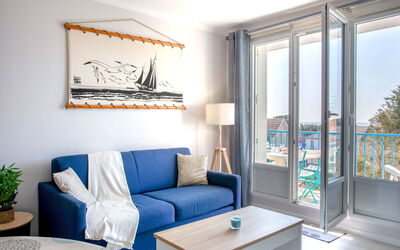 Les Tilleuls 250.3: Himmel, Blå, Daytime, Horisont, Kyst, Tropics, Ferieby