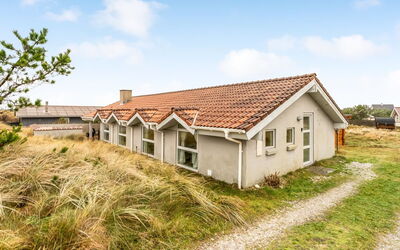 Annemone - 600M from the Sea