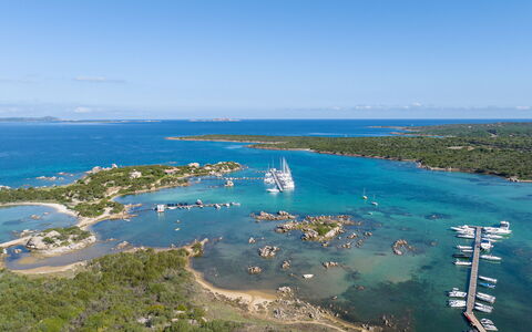 Golfo Aranci Apartments With Ac: Krop Af Vand, Coastal Og Oceaniske Landskabsformer, Kyst, Vandfartøjer, Båd, Hav, Ocean, Sø, Marina