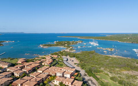Golfo Aranci Apartments With Ac: Fugleperspektiv, Coastal Og Oceaniske Landskabsformer, Kyst, Luftfotografering, Hav, Ocean, Bugt, Marina, Kyst