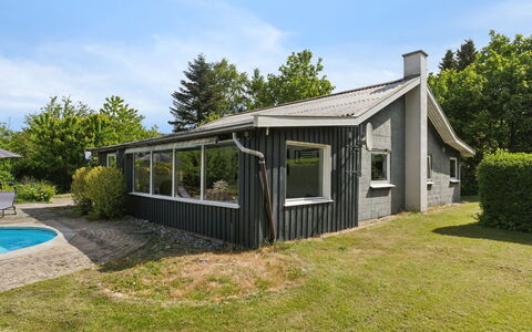 Elemine - 300M to the Fjord: Estate, Skygge, Indkørsel, Stuehus
