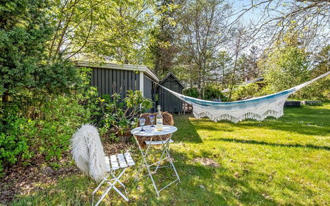 Akule - 6Km from the Sea: Have, Land Lot, Skygge, Backyard, Lawn, Stol, Gård, Sommerhus, Udendørs Møbler