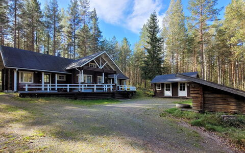 Kilpolan Karoliina: Sommerhus, Tag, Bjælkehytte, Woodland, Sidespor, Hytte, Lærk, Hytte, Garden Bygninger, Skur