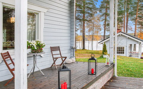 Mänty-Linna: Møbel, Indretning, Gulvbelægning, Etage, Bord, Loft, Køkken & Spisebord, Belysning, Stol, Hjem