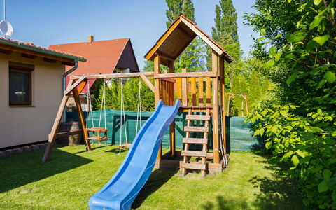 Hullám: Legetøjsrutsjebane, Legepladsudstyr, Chute, Have, Fritid, Legeplads, Bejdse, Backyard, Skygge, Gård