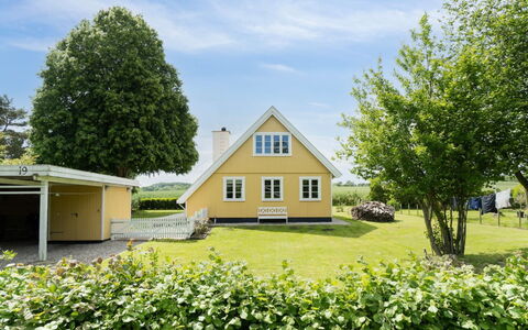 Jelko - 375M from the Sea: Hus, Tag, Hjem, Sommerhus, Busk, Bunddække, Estate, Stuehus, Sidespor, Garden Bygninger