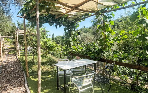 Molini di Prelà 42: Skygge, Have, Udendørs Struktur, Pergola, Backyard, Gård, Plantation, Eco Hotel, Udendørs Møbler