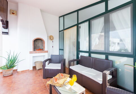 Appartamento Lido Specchiolla: Møbel, Indretning, Gulvbelægning, Etage, Loft, Værelse, Stol, Stue, Bejdse