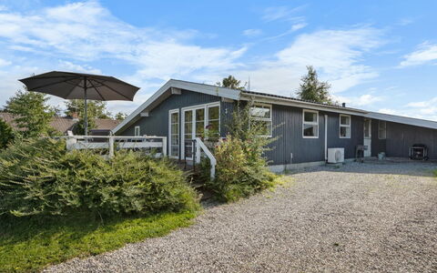 Maylin - 350M from the Sea: Fritid, Reklame, Parkere, Banner, Skilt, Sti