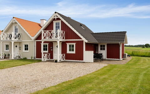 Sakari - 375M from the Sea: Hus, Tag, Hjem, Sommerhus, Busk, Bunddække, Estate, Stuehus, Sidespor, Garden Bygninger