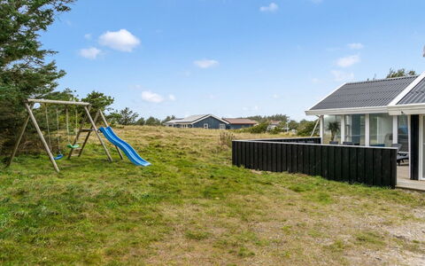 Caya - 750M from the Sea: Blå, Svømmepøl, Møbel, Udendørs Møbler, Udvej, Stol, Skygge, Eco Hotel, Blomsterkrukke