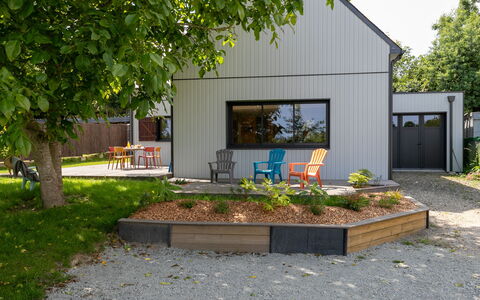 Ty'Vonne: Tag, Land Lot, Hjem, Sommerhus, Have, Garden Bygninger, Skur, Sidespor, Backyard, Landscaping