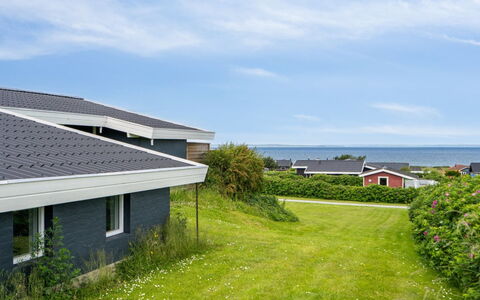 Nelina - 300M from the Sea: Træ, Bank, Sommerhus, Landdistrikt, Sø, Afspejling, Reservoir, Dam