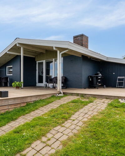 Nelina - 300M from the Sea