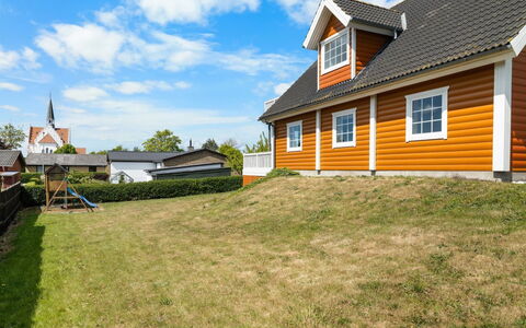 Romy - 450M from the Sea: Estate, Skygge, Indkørsel, Stuehus