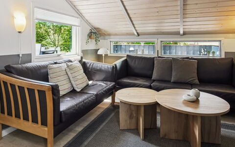 Nedelko - 30Km from the Sea: Indretning, Møbel, Gulvbelægning, Etage, Træ, Couch, Loft, Stue, Hjem, Værelse
