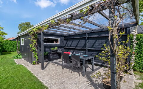Nantje - 300M from the Sea: Skygge, Have, Udendørs Struktur, Pergola, Gård, Gårdhave, Garden Bygninger, Gårdsplads, Markise, Landscaping