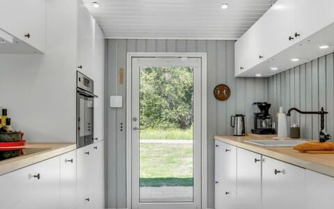 Quiana - 2Km from the Sea: Gulvbelægning, Træ, Køkken, Indretning, Køkken Apparat, Loft, Etage, Countertop, Større Bandage, Cabinetry