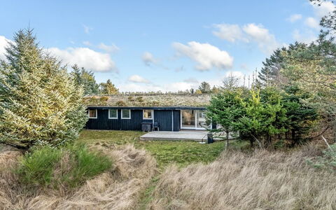 Baldo - 800M from the Sea: Estate, Skygge, Indkørsel, Stuehus