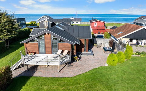 Berner - 40M from the Sea: Hus, Tag, Hjem, Sommerhus, Busk, Bunddække, Estate, Stuehus, Sidespor, Garden Bygninger
