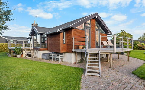 Berner - 40M from the Sea: Hus, Tag, Hjem, Sommerhus, Busk, Bunddække, Estate, Stuehus, Sidespor, Garden Bygninger