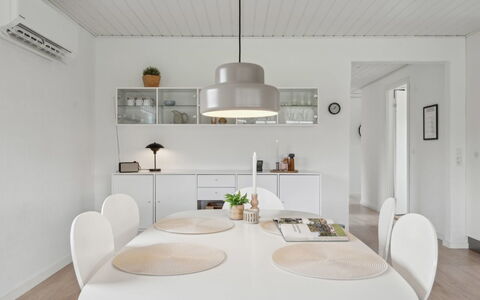 Dietlinde - 100M from the Sea: Møbel, Bord, Udendørs Møbler, Udendørs Bord, Stol, Bejdse, Skygge, Backyard, Sommerhus, Køkken & Spisebord