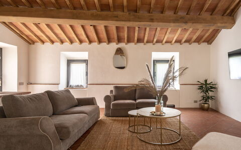 Montaione Country House Amarrante, Pool, Ac: Møbel, Indretning, Væg, Gulvbelægning, Træ, Etage, Couch, Loft, Værelse, Stue