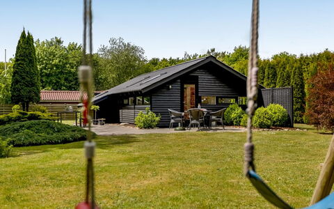 Reino - 30Km from the Sea: Tag, Hus, Hjem, Sommerhus, Dør, Sidespor, Dæk, Veranda, Planke, Hårdttræ