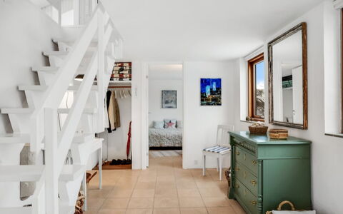 Bjerund - 300M from the Sea: Bygning, Hus, Boligområde, Hjem, Busk, Tag, Sommerhus, Estate, Have
