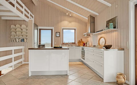 Bjerund - 300M from the Sea: Gulvbelægning, Indretning, Etage, Træ, Køkken, Trægulve, Loft, Countertop, Cabinetry, Møbel