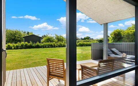 Tydkil - 250M from the Sea: Træ, Land Lot, Kompositmateriale, Veranda, Dæk, Skygge, Hårdttræ, Bejdse, Planke, Trægulve