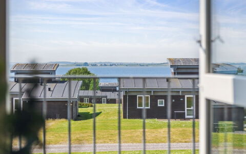 Gudbrand - 500M from the Sea: Estate, Skygge, Indkørsel, Stuehus