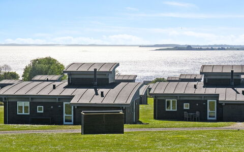 Magga - 520M from the Sea: Estate, Skygge, Indkørsel, Stuehus
