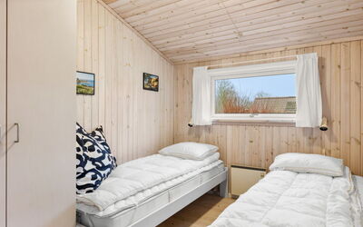 Sofus - 275M from the Sea