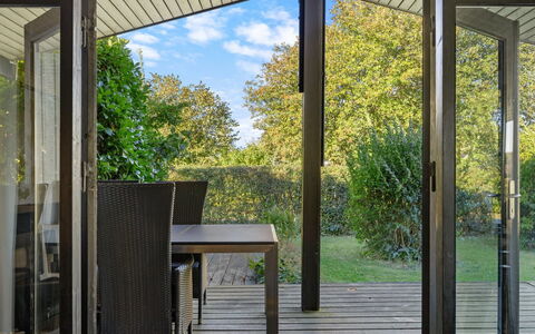 Kajsa - 250M from the Sea: Træ, Møbel, Veranda, Stol, Udendørs Møbler, Gulvbelægning, Etage, Indretning, Dæk, Glas