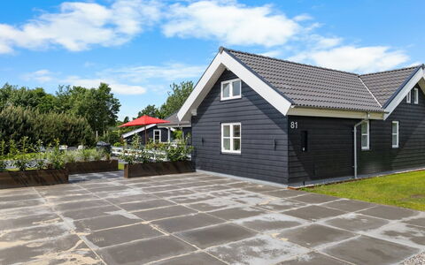 Falki - 320M from the Sea: Hus, Tag, Hjem, Sommerhus, Busk, Bunddække, Estate, Stuehus, Sidespor, Garden Bygninger