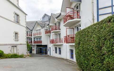 Balcons de la Rance: Boligområde, Menneskelig Bosættelse, Lejlighed, Ejerlejlighed, Svømmepøl, Udvej, Udendørs Møbler, Hotel, Ferieby, Ferie