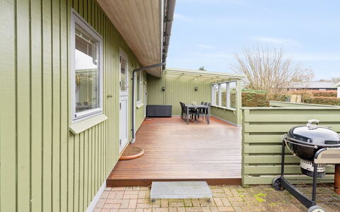 Severine - 650M from the Sea: Tag, Hus, Hjem, Sommerhus, Dør, Sidespor, Dæk, Veranda, Planke, Hårdttræ