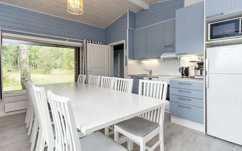 Anttoora B-Sauna: Træ, Loft, Indretning, Gulvbelægning, Etage, Møbel, Værelse, Køkken, Countertop, Cabinetry