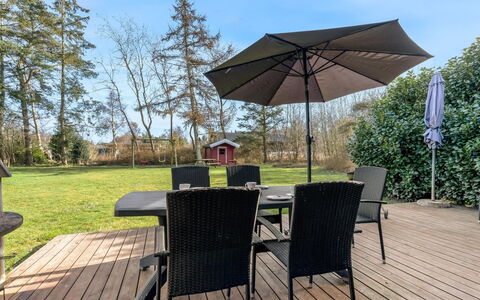 Emili - 300M from the Sea: Fritid, Reklame, Parkere, Banner, Skilt, Sti