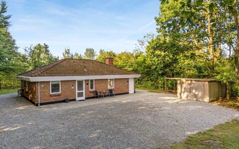 Wilma - 30Km from the Sea: Gulvbelægning, Etage, Loft, Indretning, Countertop, Køkken, Cabinetry, Værelse, Større Bandage, Lysarmatur