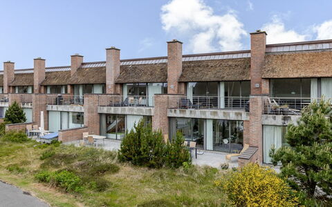 Øgoti - 500M from the Sea: Estate, Skygge, Indkørsel, Stuehus